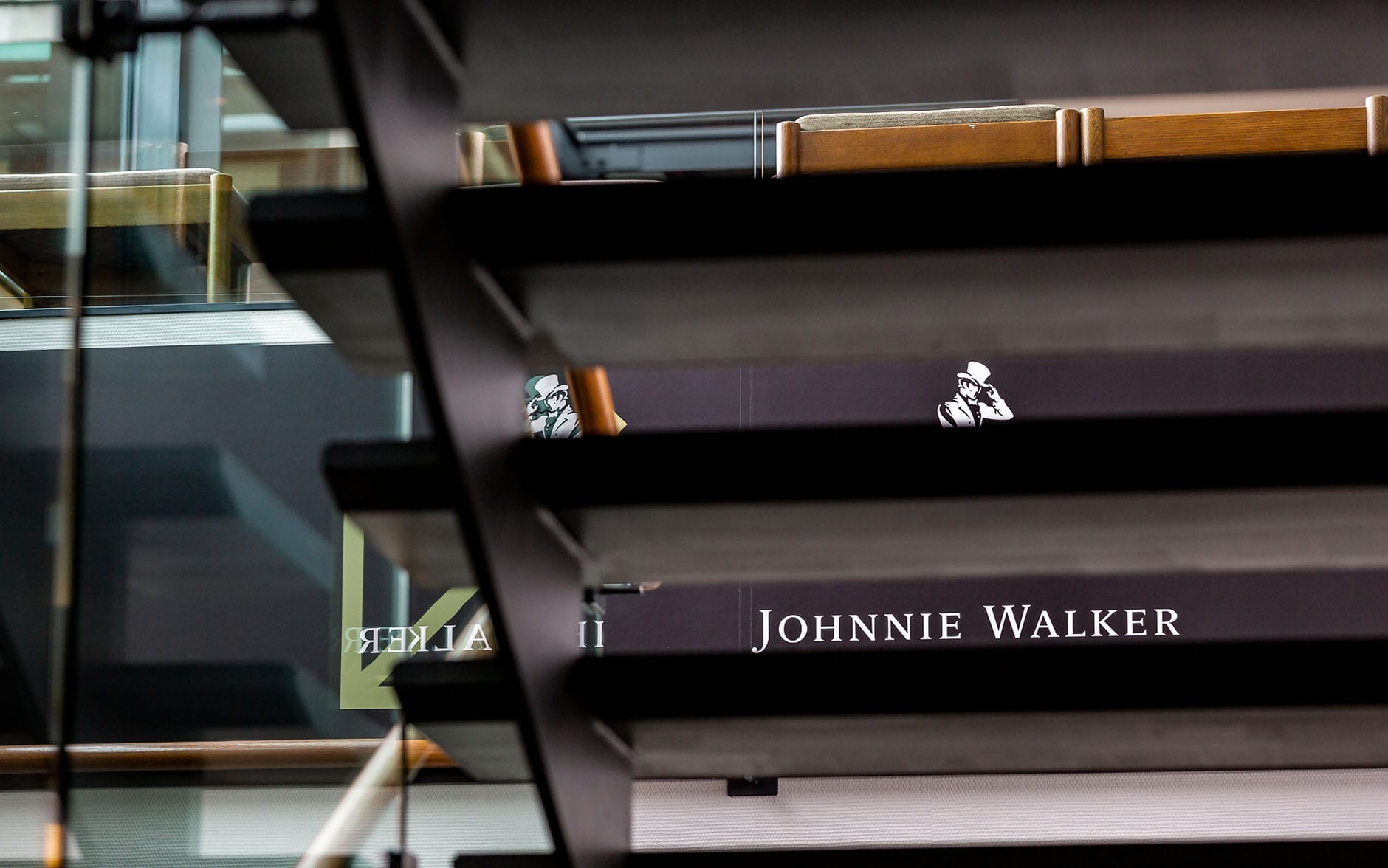 Johnnie Walker Blue Label - Limited Edition / Pioneering Spirits Series